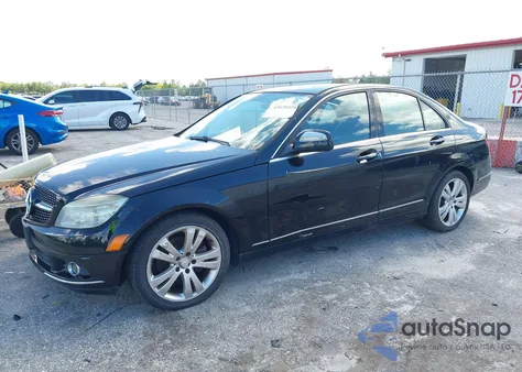 2008 Mercedes-Benz C 300 Luxury 4Matic/Sport 4Matic z USA, uszkodzony, nr VIN WDDGF81X38F192455